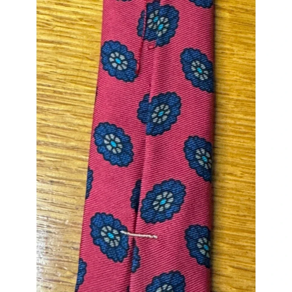 Vintage Ferrell Reed for Rothschilds 100% Silk Woven In England Red Paisley